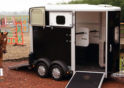 HB506 Double Horsebox